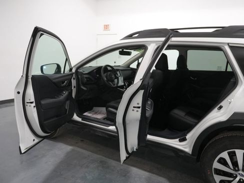 Used 2025 Subaru Outback Premium image 30