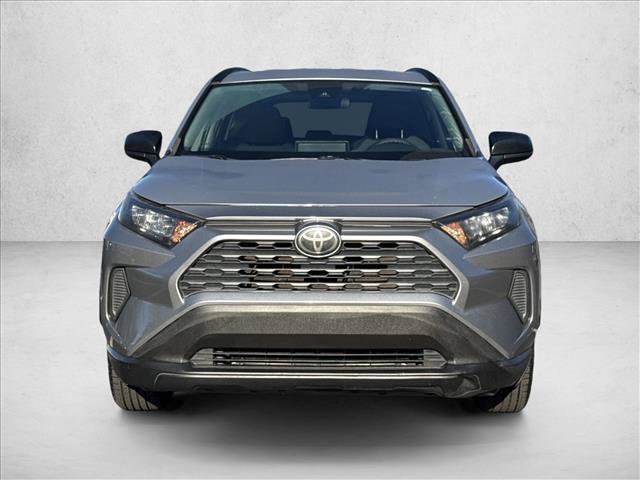 Used 2019 Toyota RAV4 LE FWD image 2