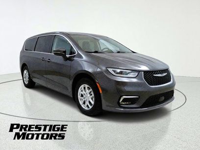Used 2023 Chrysler Pacifica Touring-L