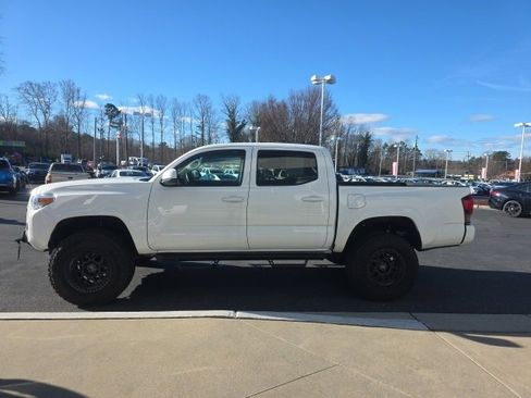 Used 2023 Toyota Tacoma SR image 4