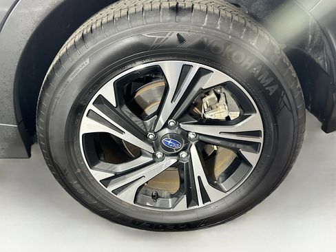 Used 2024 Subaru Crosstrek 2.0i Premium image 11