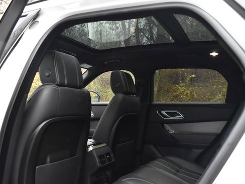 Used 2019 Land Rover Range Rover Velar S image 24