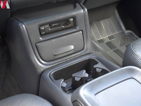 Used 2002 Chevrolet Silverado 2500 LS w/ Electrical Convenience Pkg AWD/4WD image 17