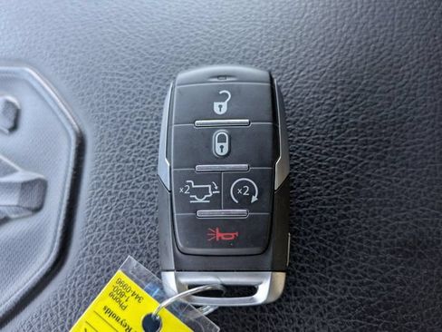 Used 2022 RAM 1500 Laramie AWD/4WD image 31