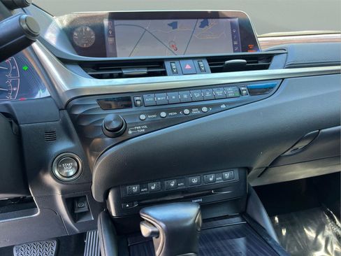 Used 2019 Lexus ES 350 Luxury w/ Accessory Package image 30
