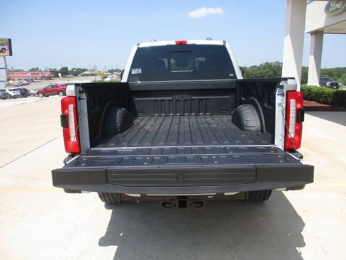 New 2025 Ford F250 Lariat w/ Lariat Ultimate Package image 4