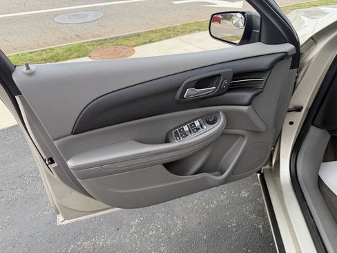 Used 2013 Chevrolet Malibu LS w/ Protection Package FWD image 11