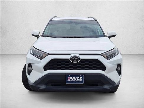 Used 2021 Toyota RAV4 XLE AWD/4WD image 2