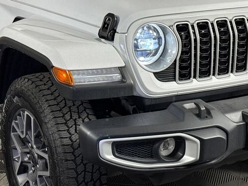 Certified 2025 Jeep Wrangler Unlimited Sahara AWD/4WD image 7