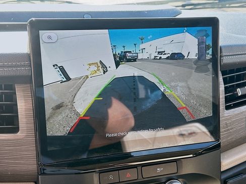 Used 2024 Ford Expedition Limited image 23