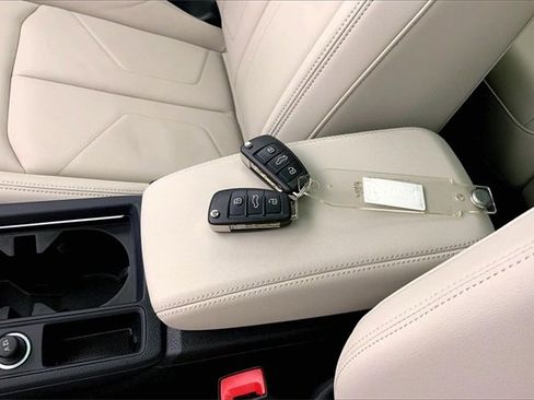 Certified 2024 Audi Q3 2.0T Premium Plus image 11