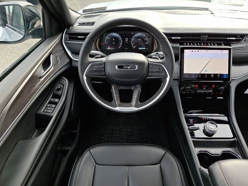 New 2025 Jeep Grand Cherokee L Limited w/ Black Appearance Package image 14