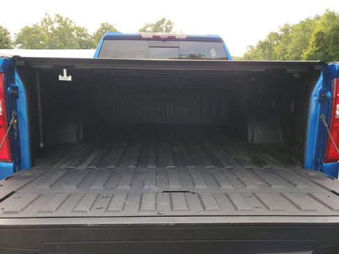 Used 2023 Chevrolet Silverado 1500 ZR2 w/ Technology Package AWD/4WD image 9