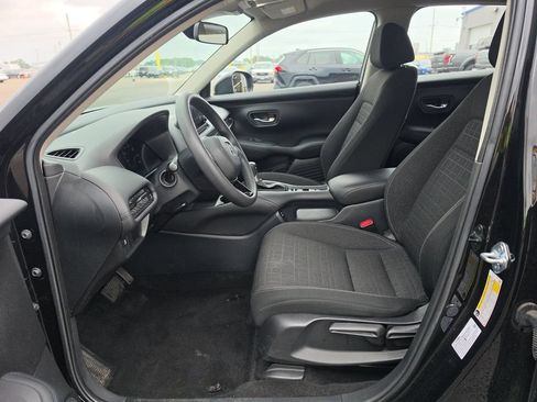 Used 2025 Honda HR-V LX image 5