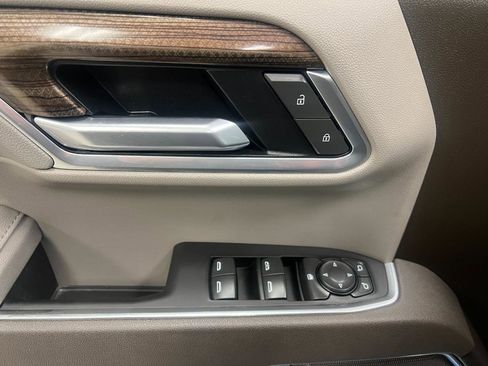 Used 2025 Chevrolet Silverado 1500 LT image 25