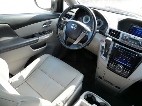 Used 2015 Honda Odyssey EX-L image 9