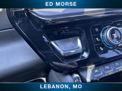 Used 2024 GMC Sierra 1500 AT4 w/ Technology Package image 16