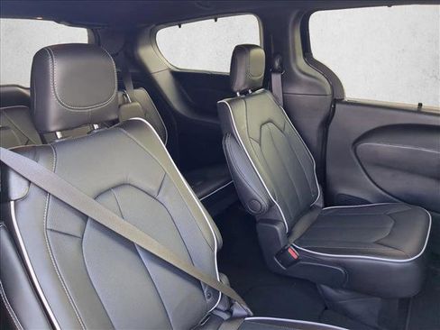 Used 2026 Chrysler Pacifica Limited w/ Uconnect Theater Family Group image 23