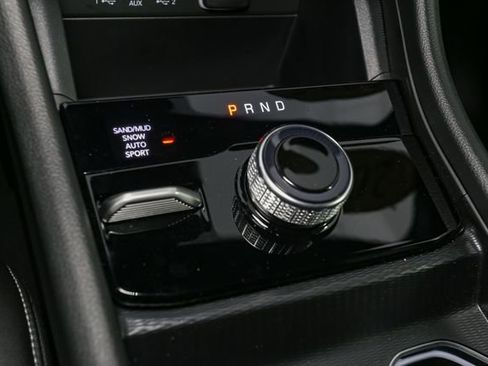 Used 2025 Jeep Grand Cherokee Limited AWD/4WD image 32