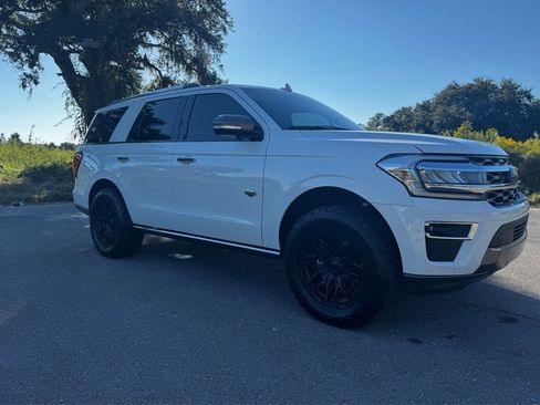 Used 2024 Ford Expedition King Ranch image 7