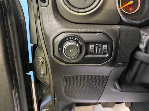 Used 2020 Jeep Wrangler Sport image 24