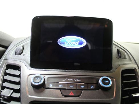 Used 2020 Ford Transit Connect XLT image 10