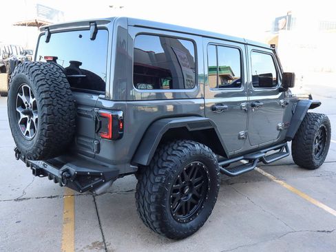 Used 2021 Jeep Wrangler Unlimited Rubicon AWD/4WD image 5
