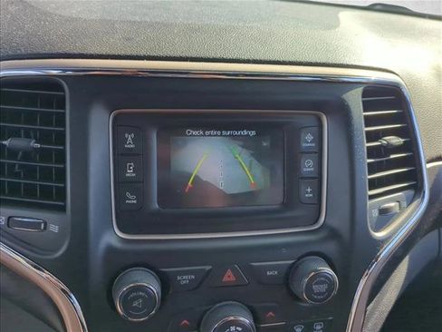 Used 2017 Jeep Grand Cherokee Laredo w/ Quick Order Package 23E image 21