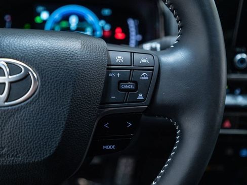 Certified 2025 Toyota Camry SE w/ Convenience Package image 19