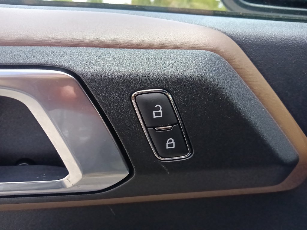 Used 2023 Ford Bronco Outer Banks AWD/4WD image 12