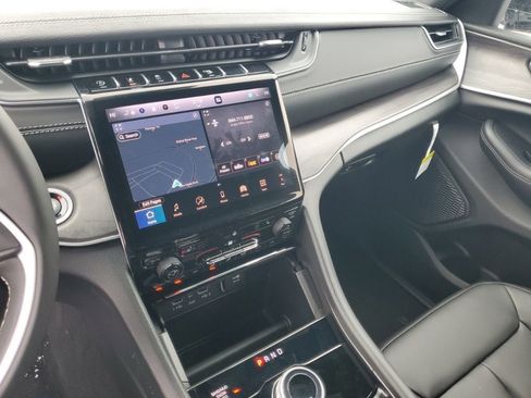 New 2025 Jeep Grand Cherokee Limited AWD/4WD image 19