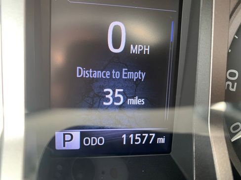 Used 2023 Toyota Tacoma SR5 AWD/4WD image 8