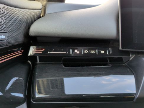 Certified 2026 BMW 530i RWD image 21