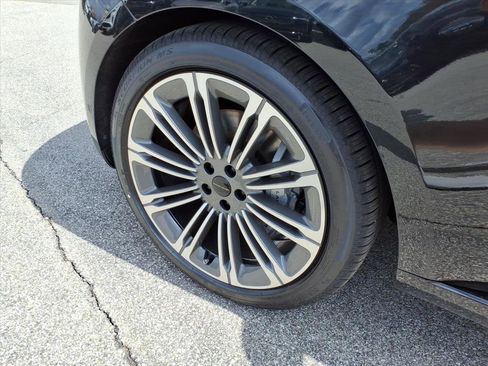 New 2026 Land Rover Range Rover SE AWD/4WD image 9