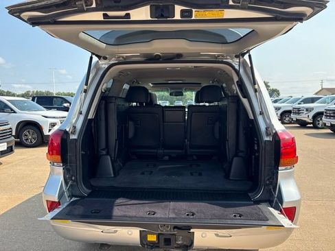 Used 2011 Lexus LX 570 4WD image 34