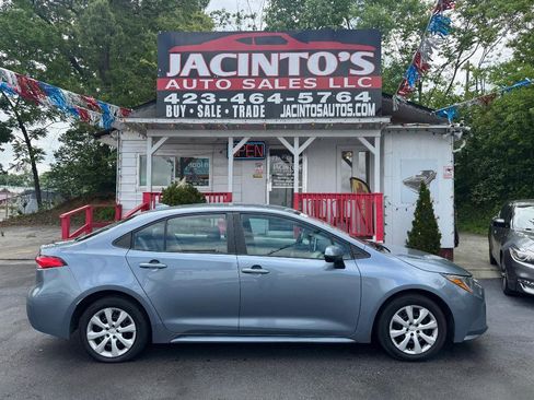Used 2020 Toyota Corolla LE FWD image 1