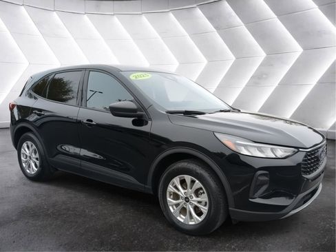 Used 2025 Ford Escape Active AWD/4WD image 7