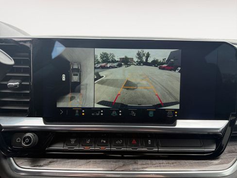 Used 2024 Chevrolet Silverado 2500 LTZ w/ LTZ Convenience Package AWD/4WD image 18