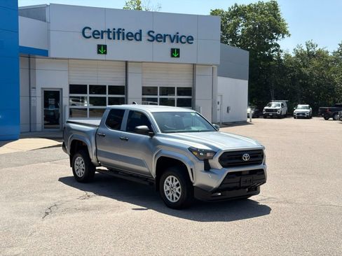 Used 2024 Toyota Tacoma SR RWD image 7