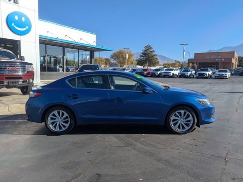 Used 2017 Acura ILX image 2