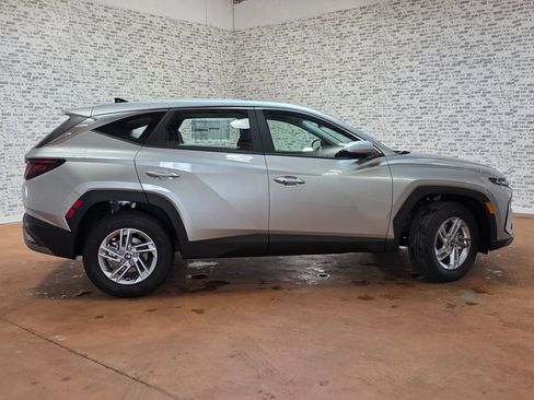 New 2026 Hyundai Tucson SE image 11