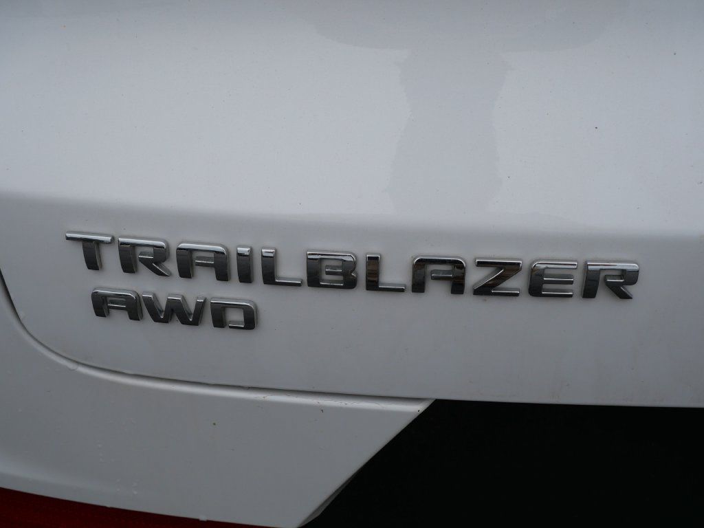 Used 2024 Chevrolet TrailBlazer LT w/ LT Cold Weather Package AWD/4WD image 10