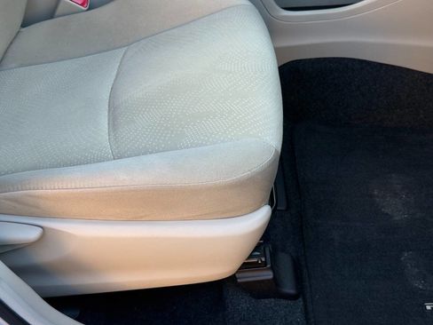 Used 2014 Toyota Prius V Two image 19