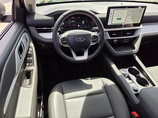New 2026 Ford Explorer Active w/ Active Comfort Package RWD image 32