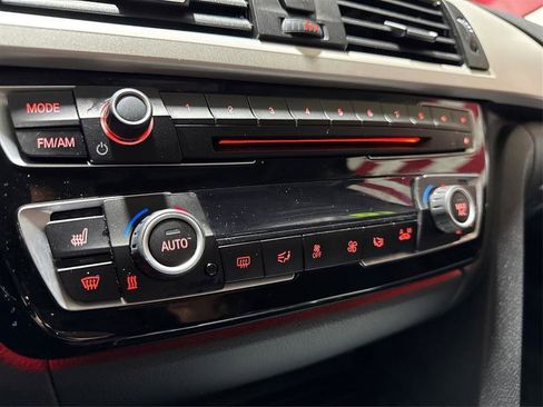 Used 2018 BMW 320i xDrive 320i xDrive image 34