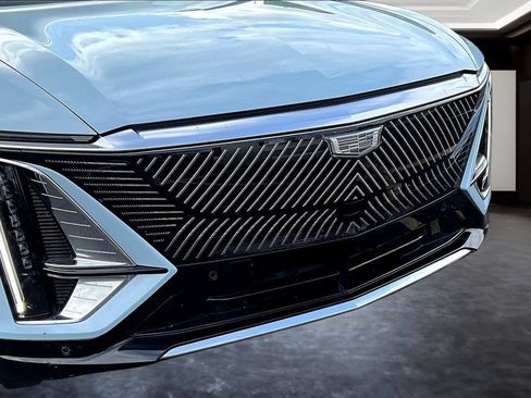 Certified 2024 Cadillac Lyriq Tech AWD/4WD image 33