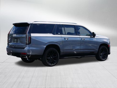 Used 2022 Cadillac Escalade ESV Premium Luxury AWD/4WD image 5