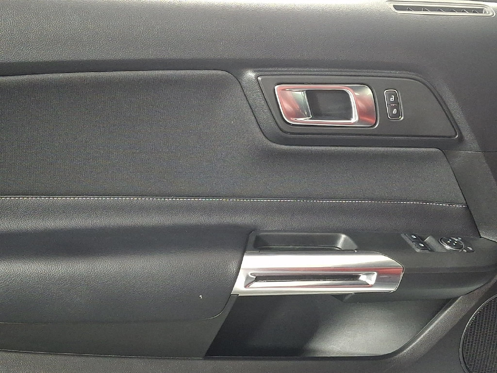 Used 2022 Ford Mustang GT RWD image 14