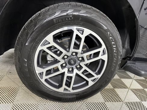 Used 2025 Ford Expedition Max Active AWD/4WD image 35