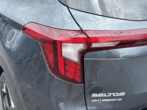 Used 2025 Kia Seltos S FWD image 37